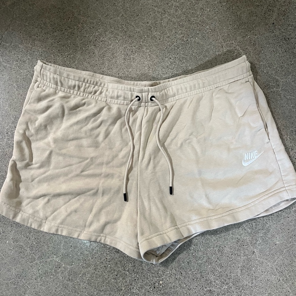 NIKE sweatshorts - Size XL